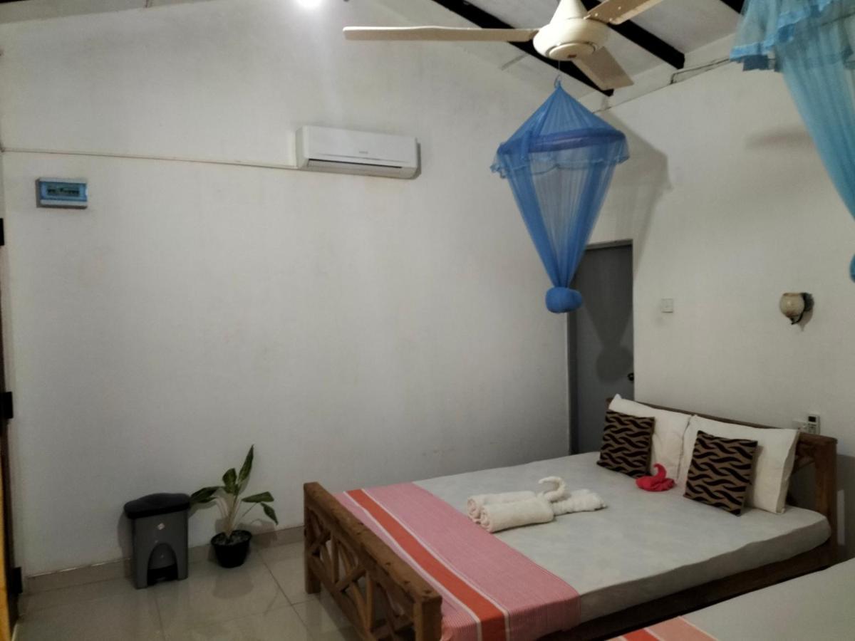 Sanjana Home Stay Habarana Exterior photo